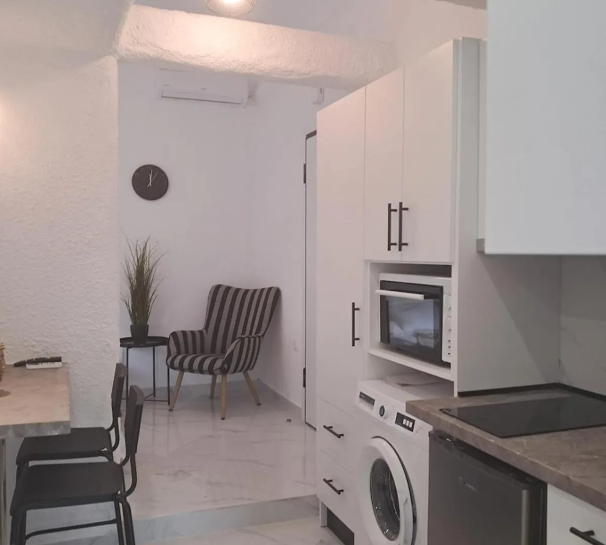 סלוניקי Funky, Cute Flat Close T Center
